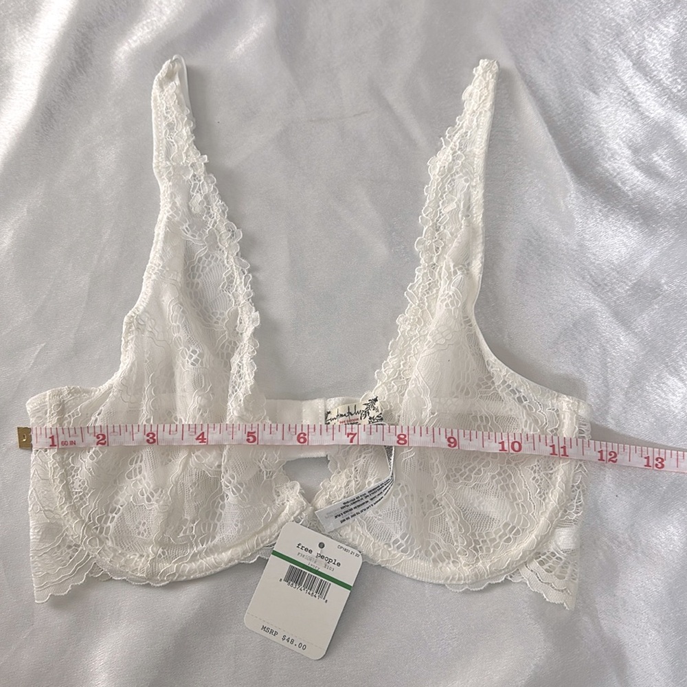 NWT Free People Lace Plunge Bra in Ivory 32C
